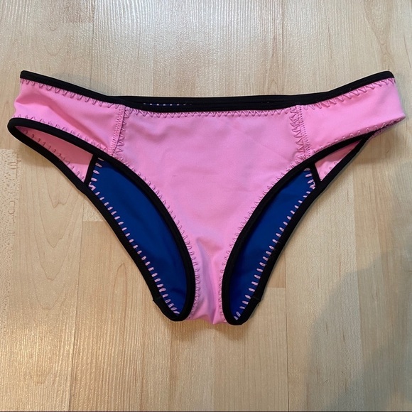 💥5/$25‎ Victoria’s Secret women’s blue and  pink bikini bottoms in size small - Picture 5 of 6